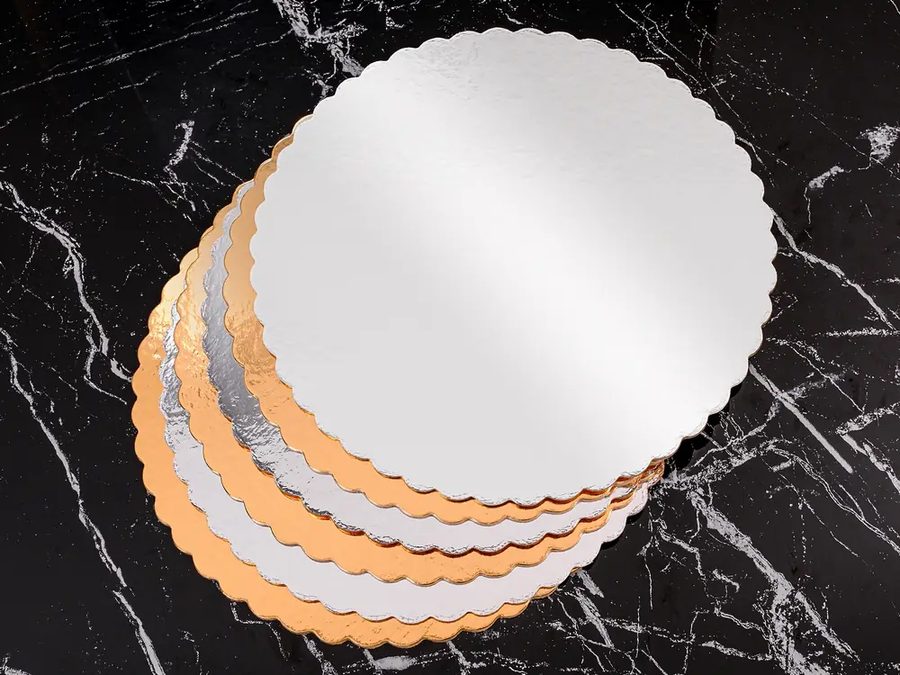Beyaz ve metalize pasta altlıkları
