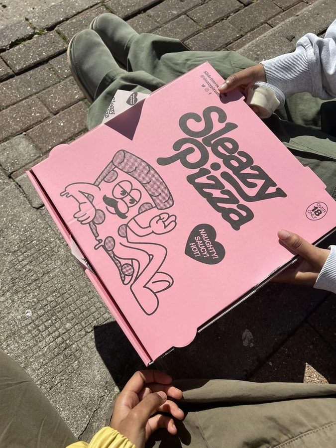 Pembe baskılı pizza kutusu